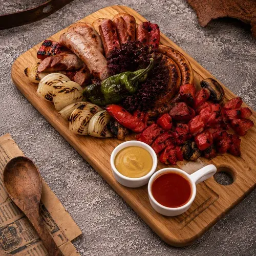 Platou de cârnăcori