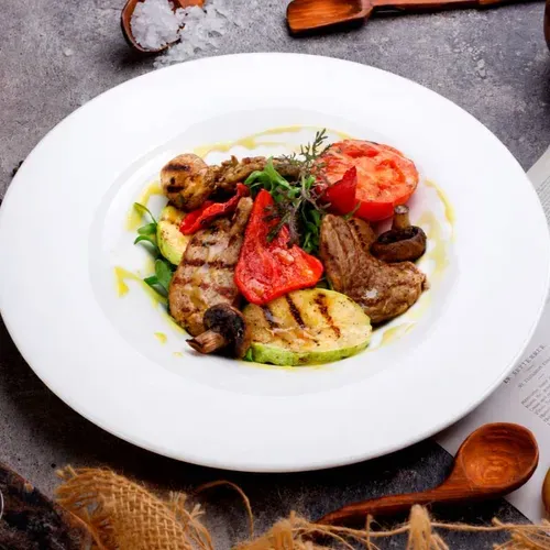 Salată Grill cu Pui/Vită