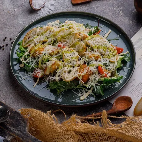 Salată “Caesar” cu pui