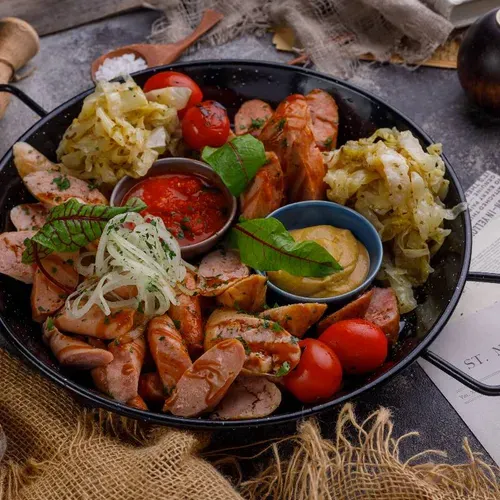 Platou de cârnăcori